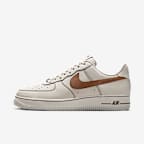 スニーカー Nike Air Force 1 07 LV8 M Ivory Saddle Brown HQ2037101 HQ203 Nike Air Force 1 '07 LV8 HQ2037-101 Ivory/Saddle Brown Men's